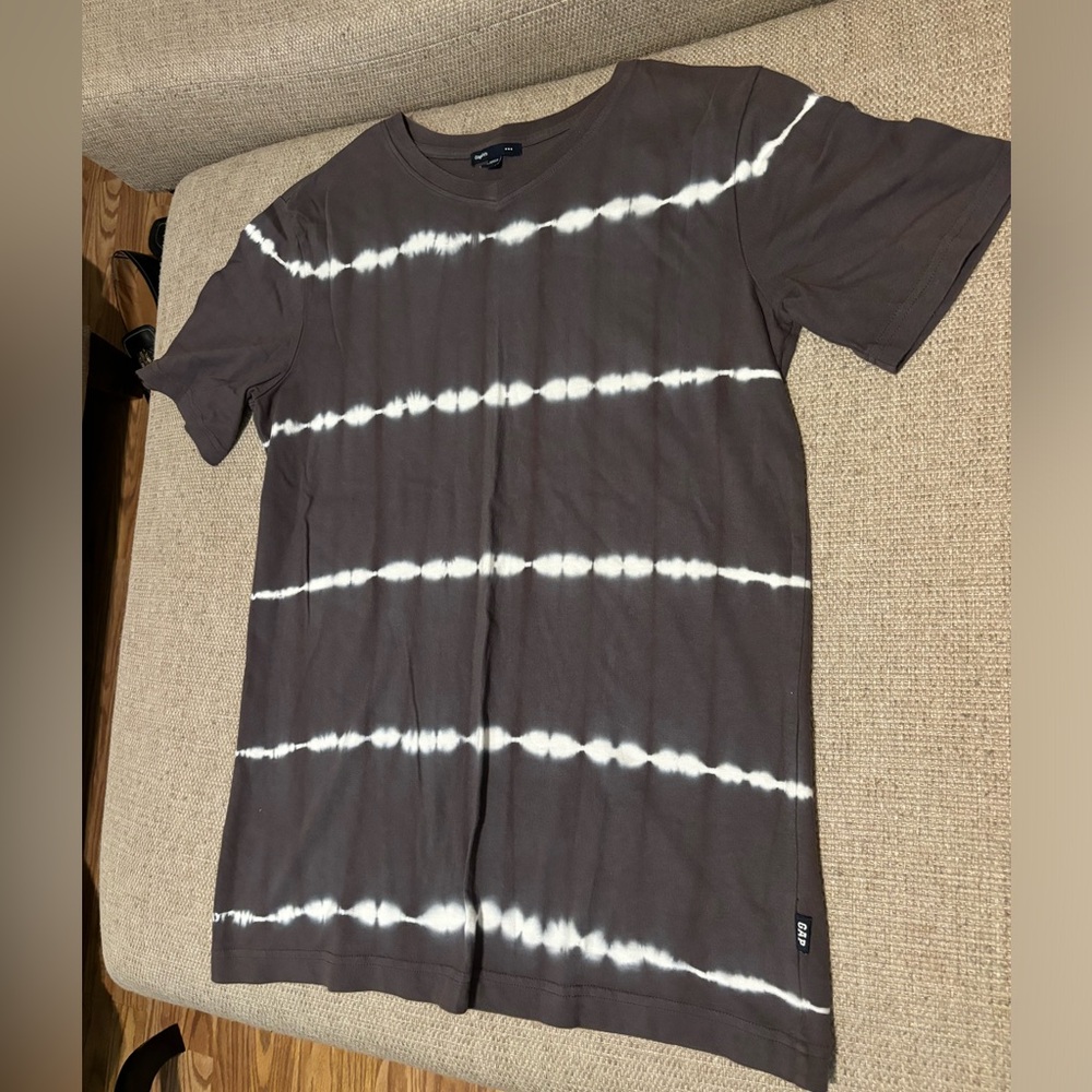 GapKids XXL Boys Tie Dye V Neck T-Shirt
